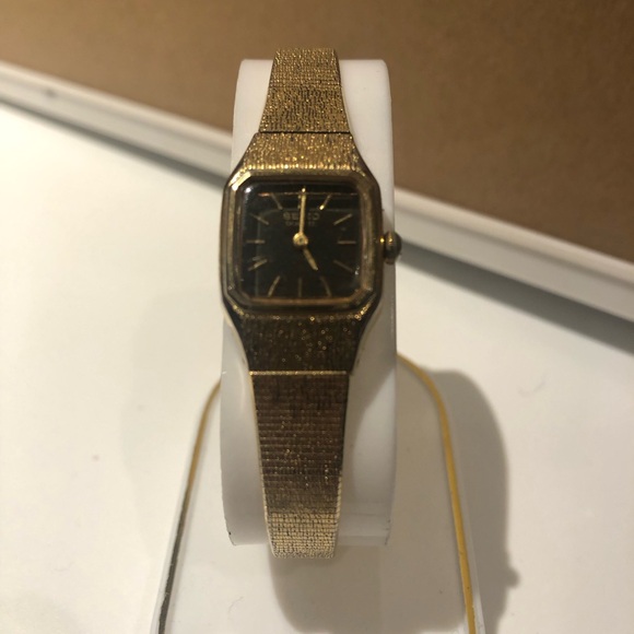 Seiko Vintage Gold Tone and Black Watch - Picture 2 of 10